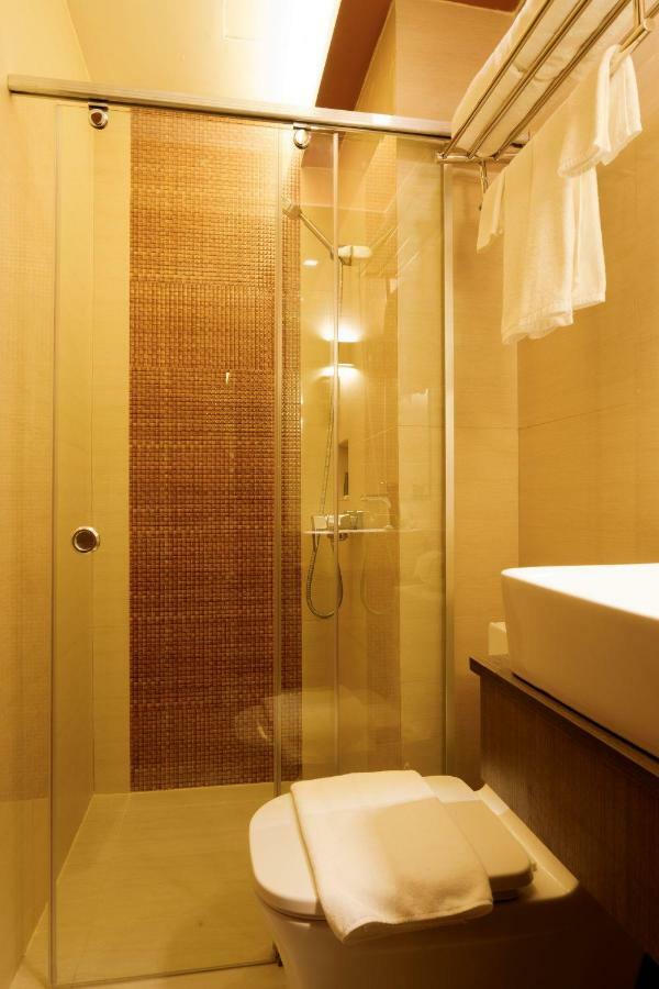 Vivien'S Hotel Lapu-Lapu City Eksteriør bilde